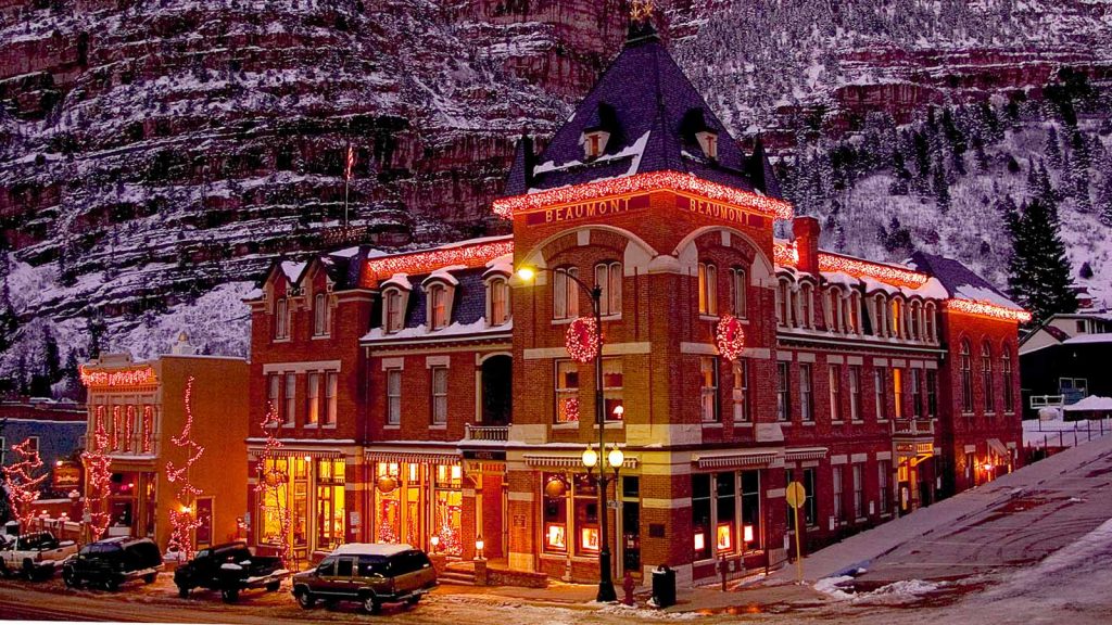 5 Christmas Towns In Colorado To Add To Your Holiday Bucket List - I'm